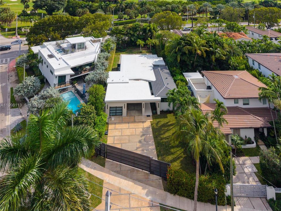 For Sale: $3,500,000 (10,534.00 acres)