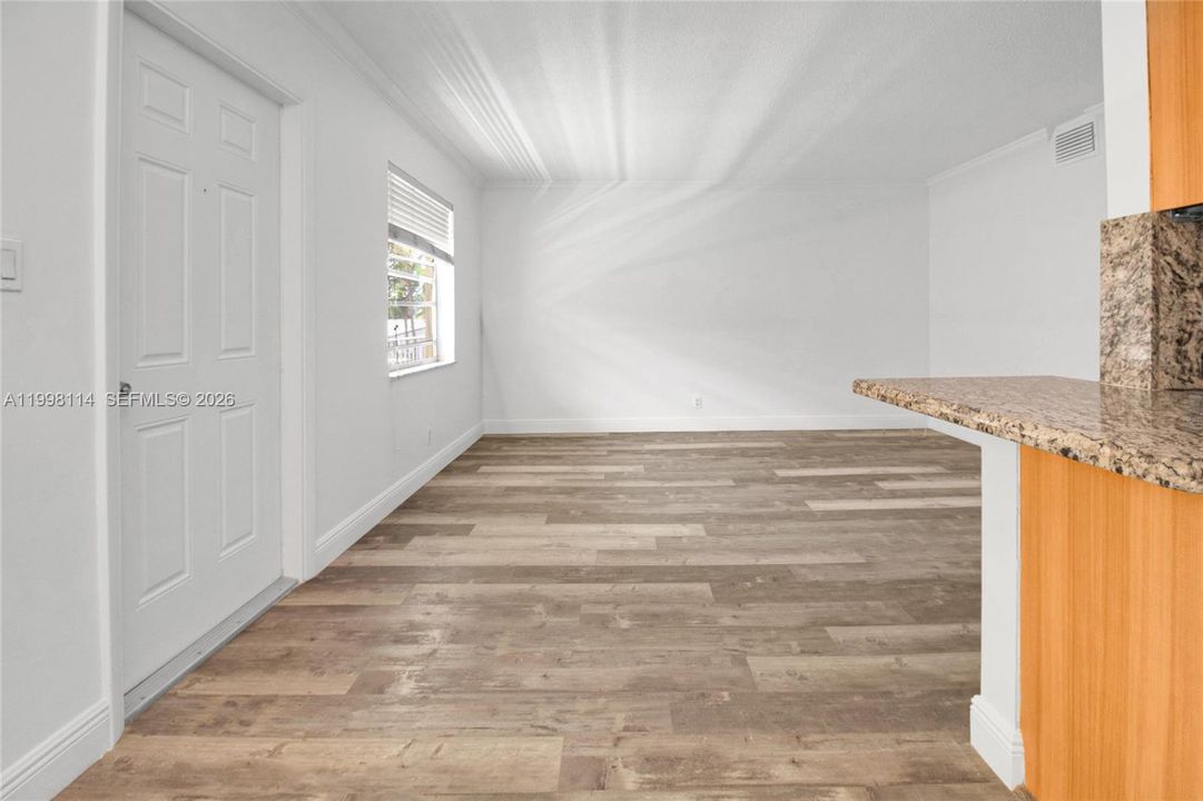 For Sale: $219,000 (2 beds, 1 baths, 740 Square Feet)