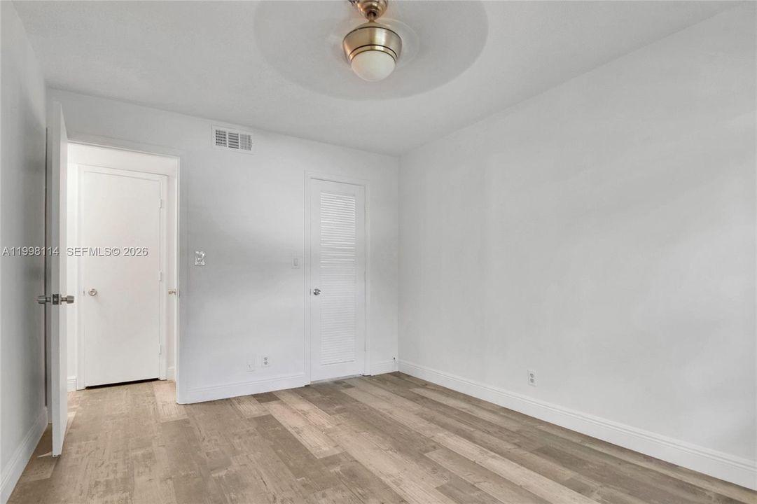 For Sale: $219,000 (2 beds, 1 baths, 740 Square Feet)