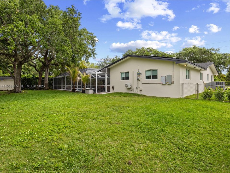 For Sale: $1,425,000 (4 beds, 3 baths, 2539 Square Feet)