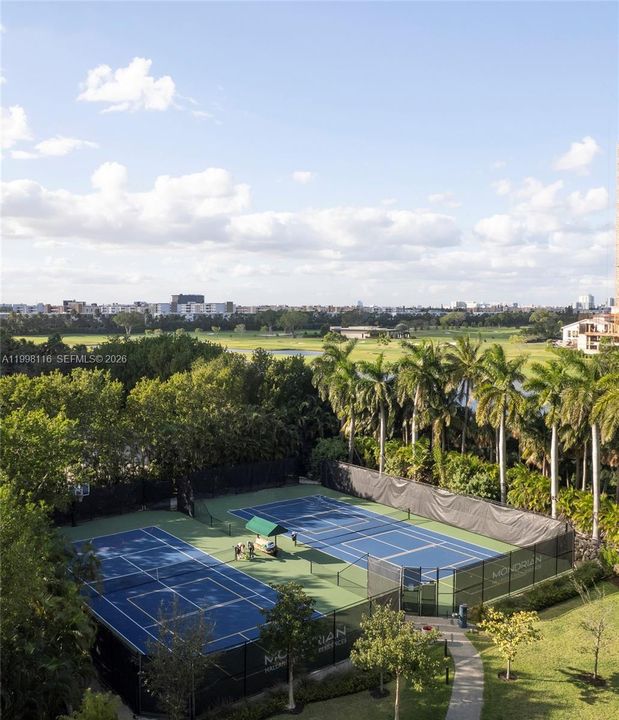For Sale: $1,164,062 (2 beds, 2 baths, 1297 Square Feet)