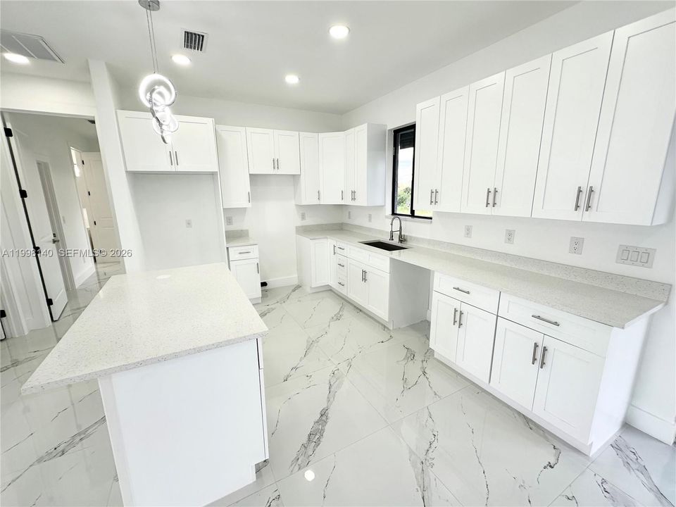 Activo con contrato: $300,900 (3 camas, 2 baños, 0 Pies cuadrados)