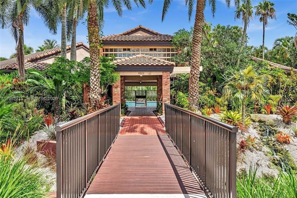 Entrance to Clubhouse