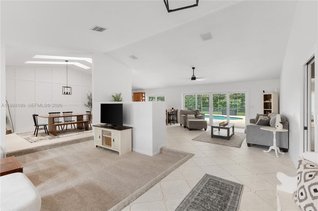 Activo con contrato: $850,000 (4 camas, 2 baños, 2372 Pies cuadrados)