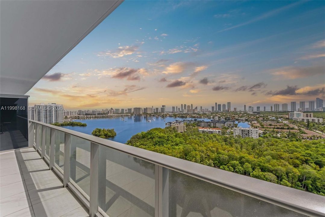 Activo con contrato: $639,000 (2 camas, 2 baños, 1119 Pies cuadrados)