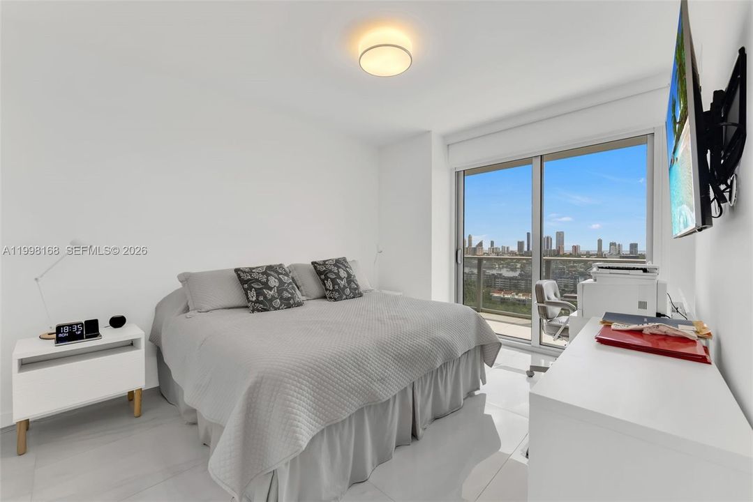Activo con contrato: $639,000 (2 camas, 2 baños, 1119 Pies cuadrados)
