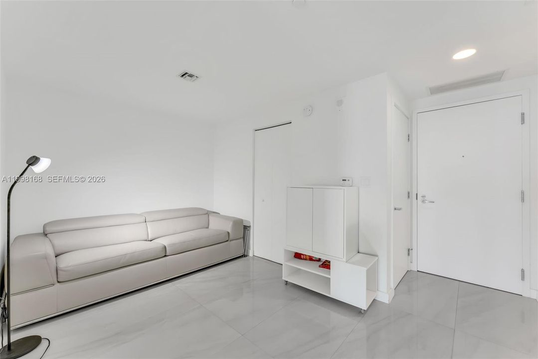 Activo con contrato: $639,000 (2 camas, 2 baños, 1119 Pies cuadrados)