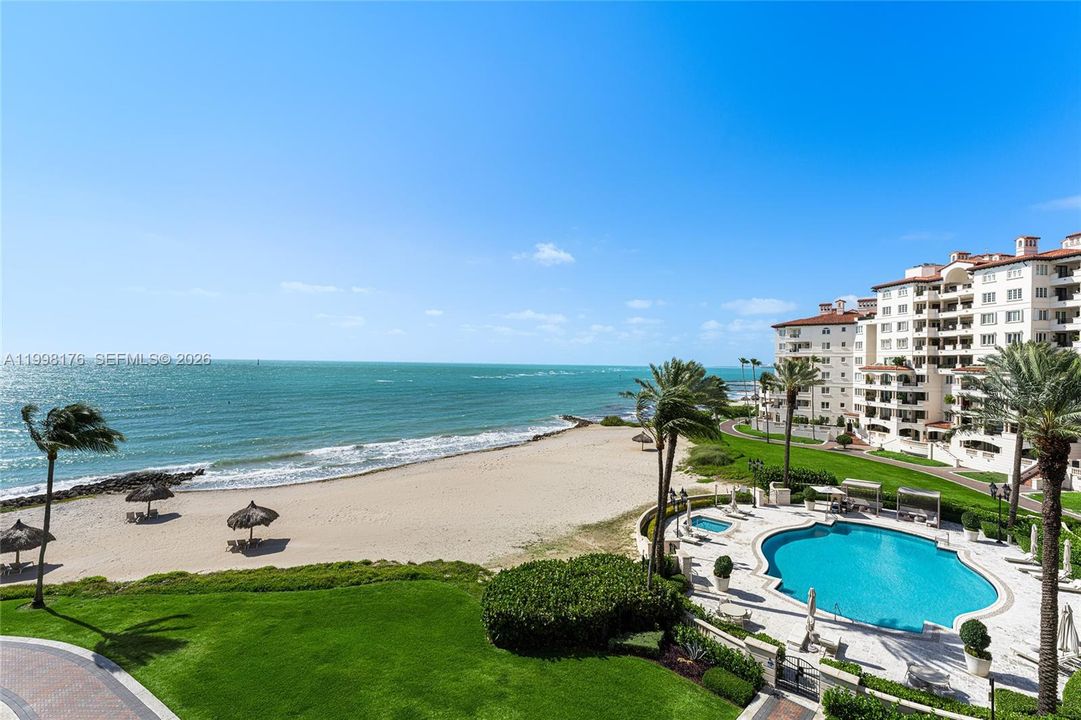 For Sale: $12,900,000 (3 beds, 3 baths, 3567 Square Feet)