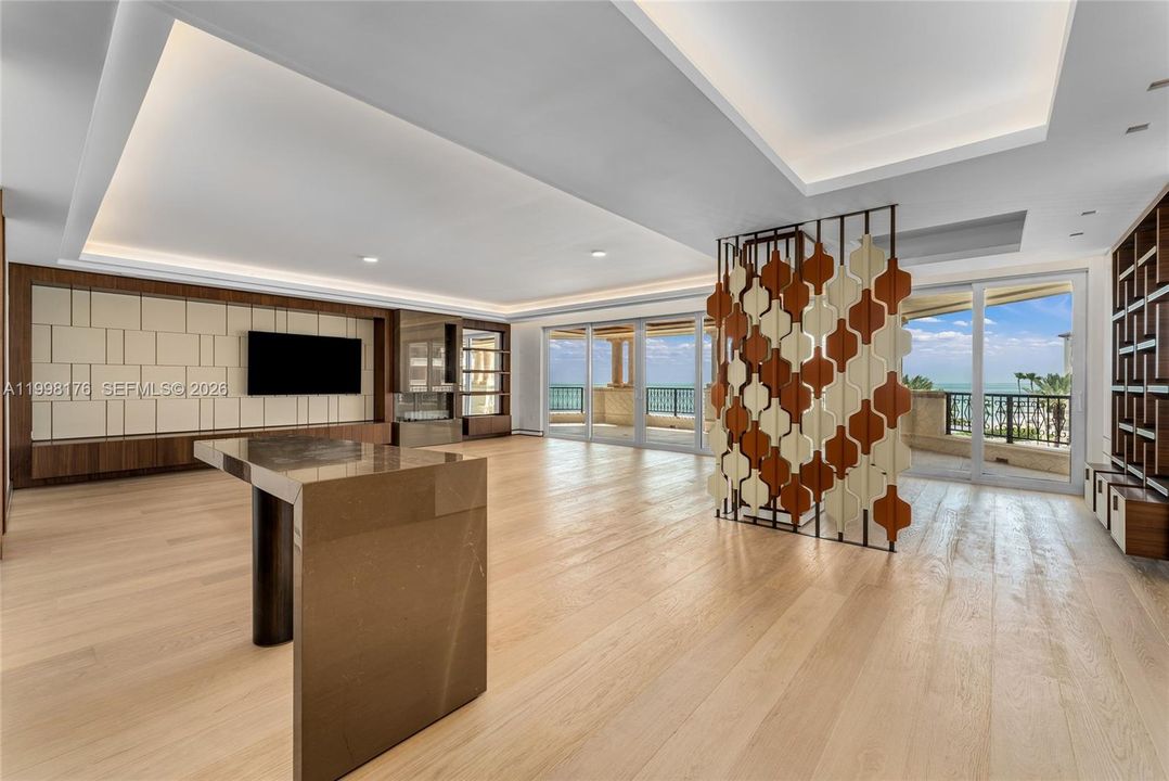 For Sale: $12,900,000 (3 beds, 3 baths, 3567 Square Feet)