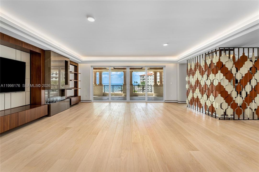 For Sale: $12,900,000 (3 beds, 3 baths, 3567 Square Feet)