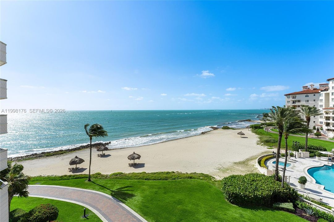 For Sale: $12,900,000 (3 beds, 3 baths, 3567 Square Feet)