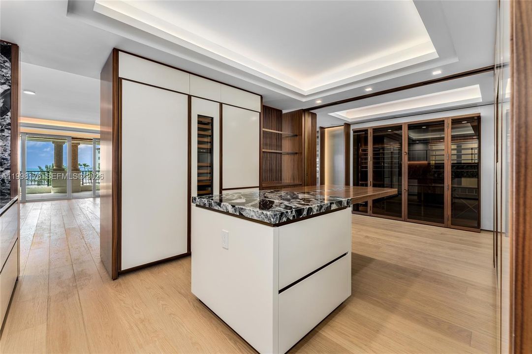 For Sale: $12,900,000 (3 beds, 3 baths, 3567 Square Feet)
