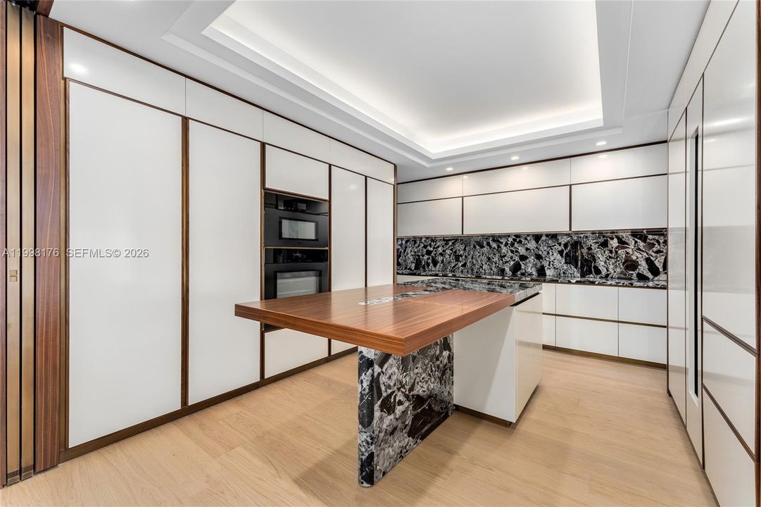 For Sale: $12,900,000 (3 beds, 3 baths, 3567 Square Feet)