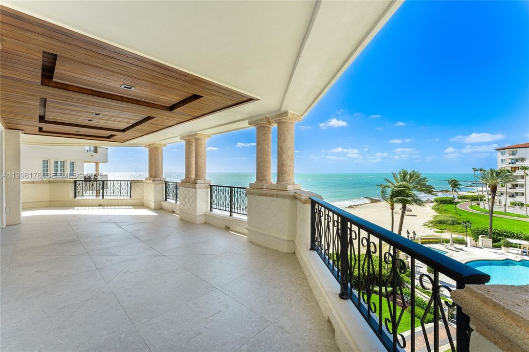 For Sale: $12,900,000 (3 beds, 3 baths, 3567 Square Feet)