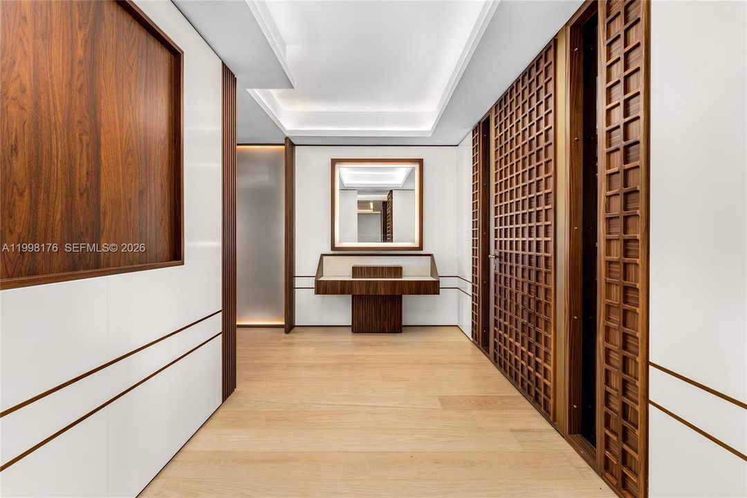 For Sale: $12,900,000 (3 beds, 3 baths, 3567 Square Feet)
