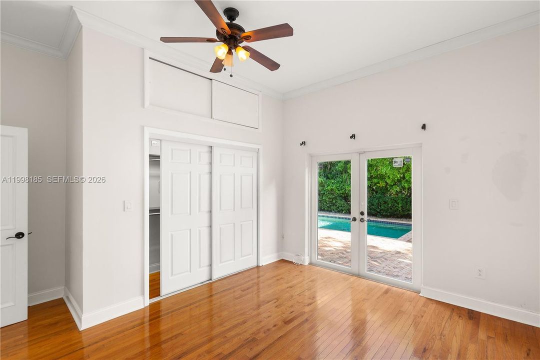 Activo con contrato: $7,398 (3 camas, 3 baños, 2017 Pies cuadrados)
