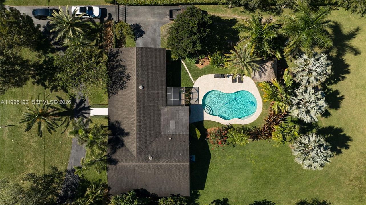 En Venta: $999,000 (4 camas, 2 baños, 3270 Pies cuadrados)
