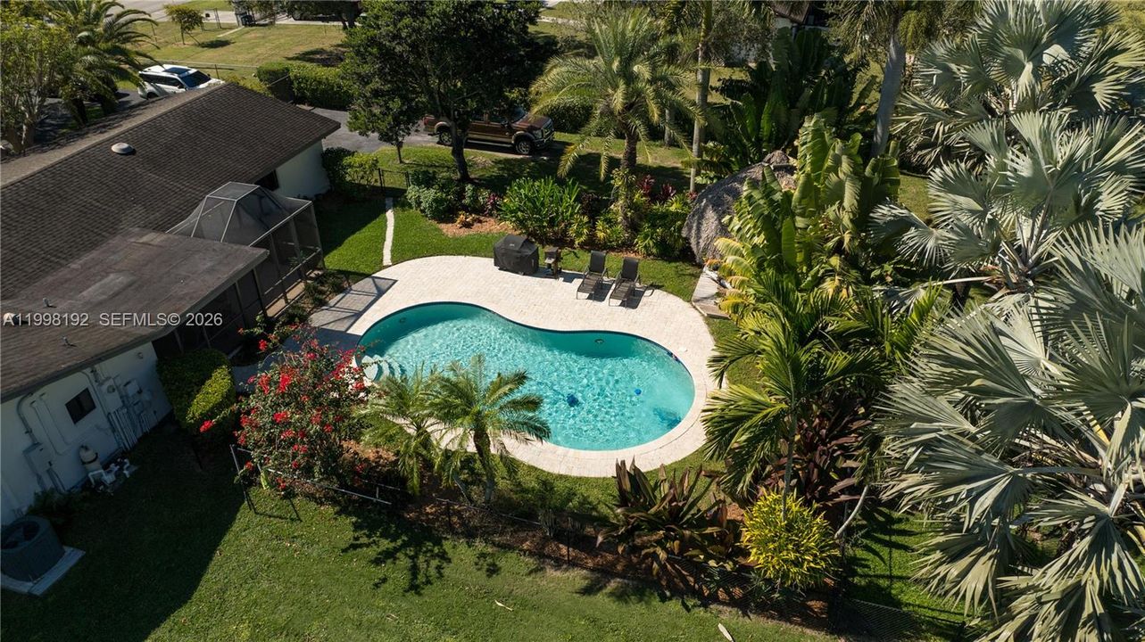 En Venta: $999,000 (4 camas, 2 baños, 3270 Pies cuadrados)