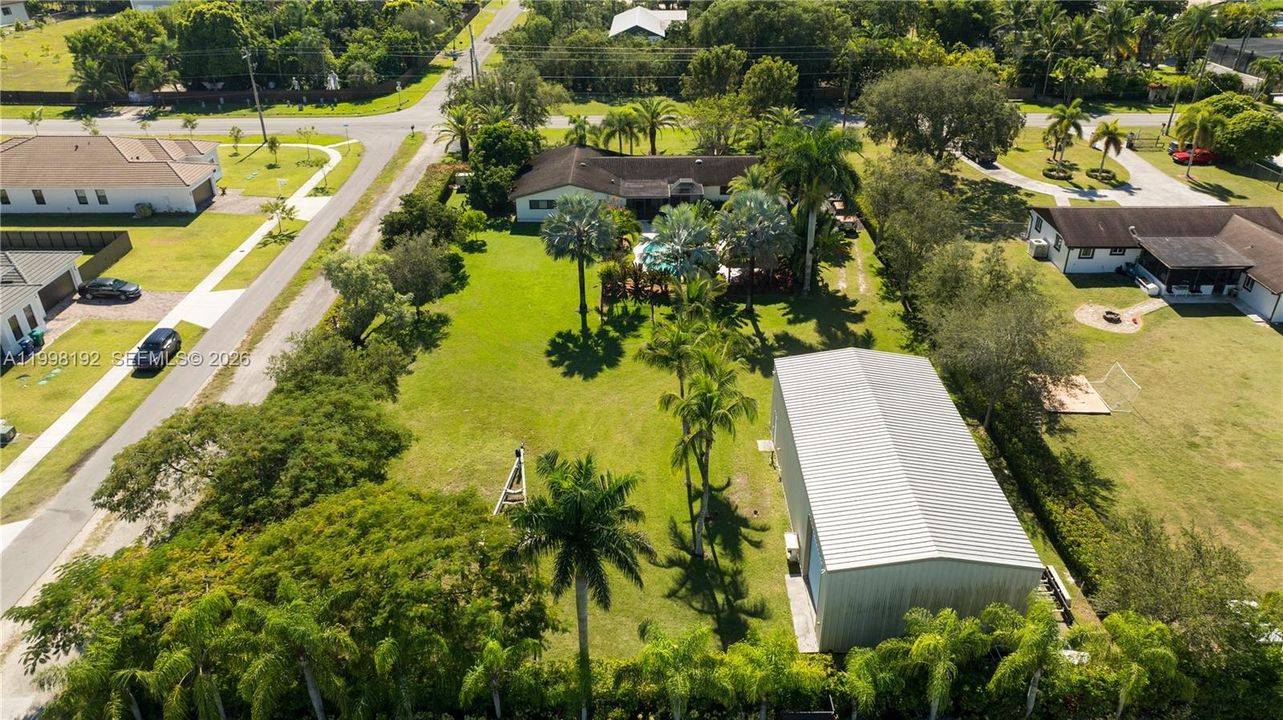 En Venta: $999,000 (4 camas, 2 baños, 3270 Pies cuadrados)