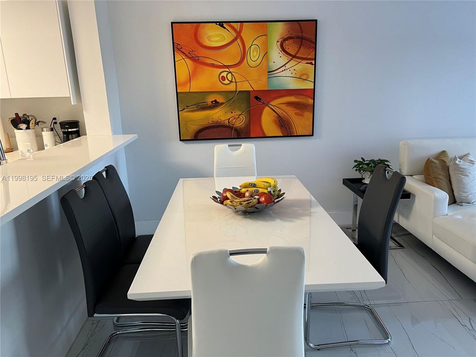 En Venta: $349,900 (2 camas, 1 baños, 740 Pies cuadrados)