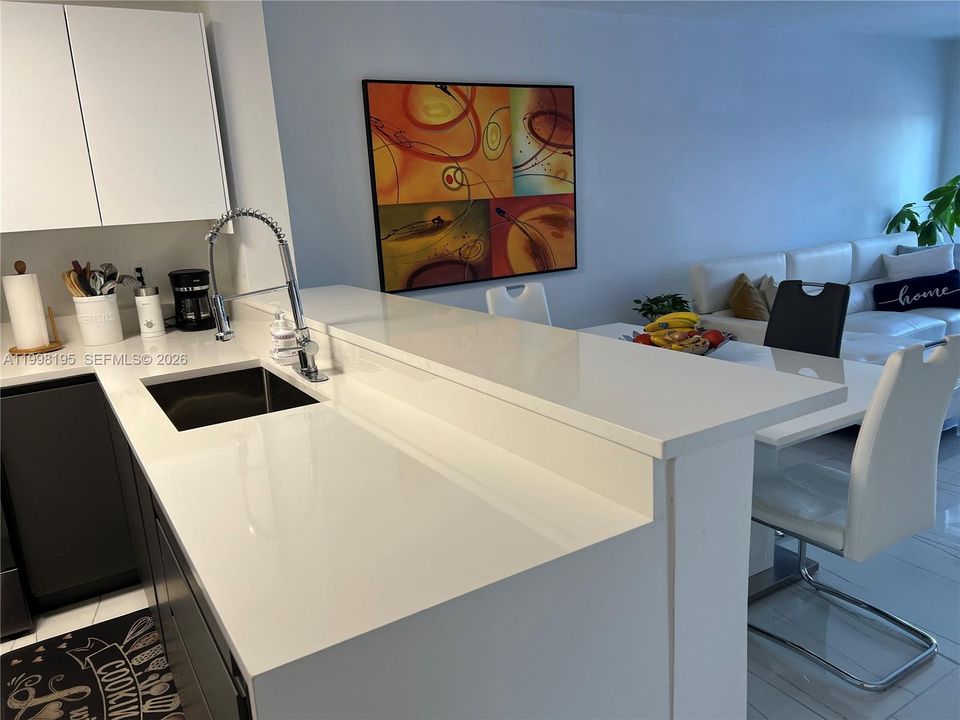 En Venta: $349,900 (2 camas, 1 baños, 740 Pies cuadrados)