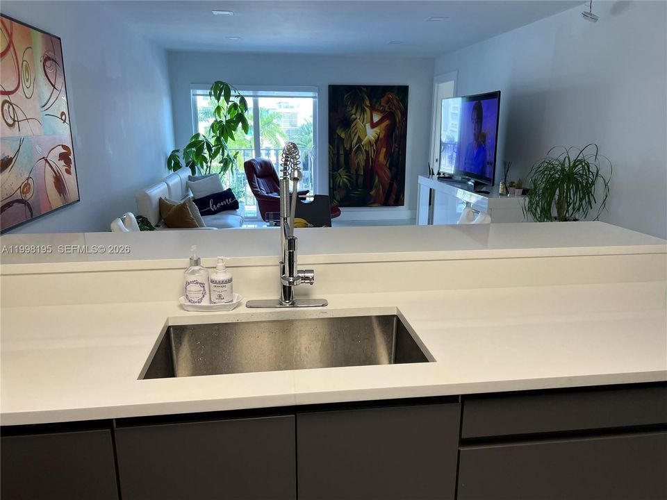 En Venta: $349,900 (2 camas, 1 baños, 740 Pies cuadrados)