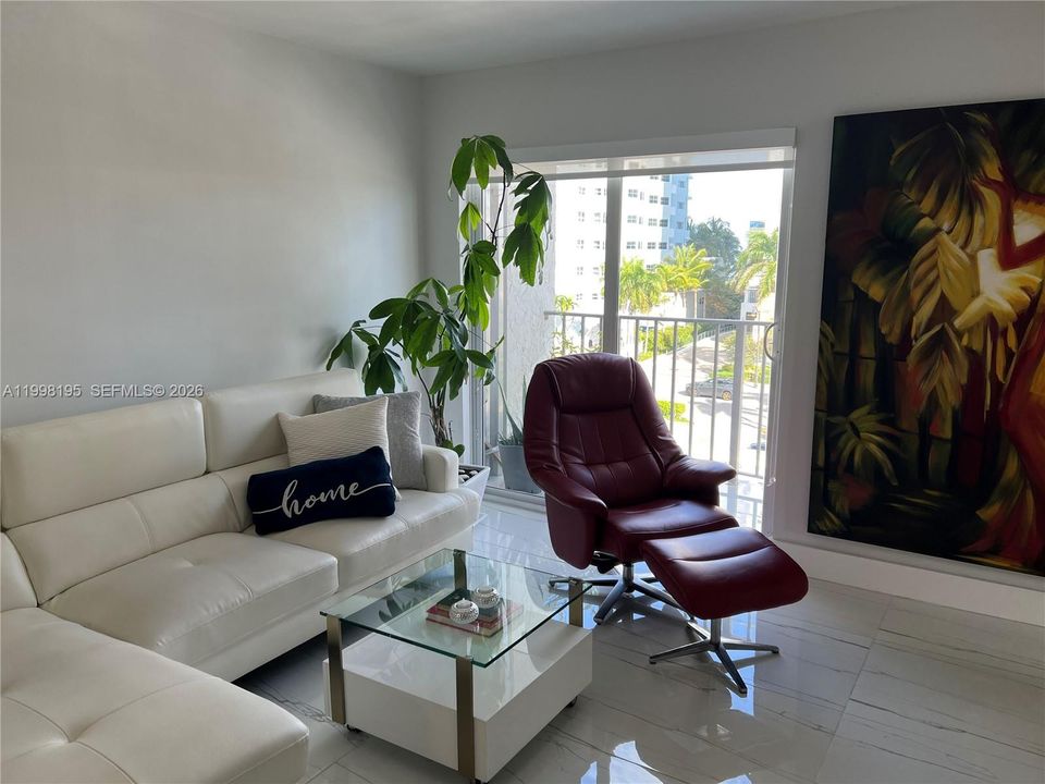 En Venta: $349,900 (2 camas, 1 baños, 740 Pies cuadrados)