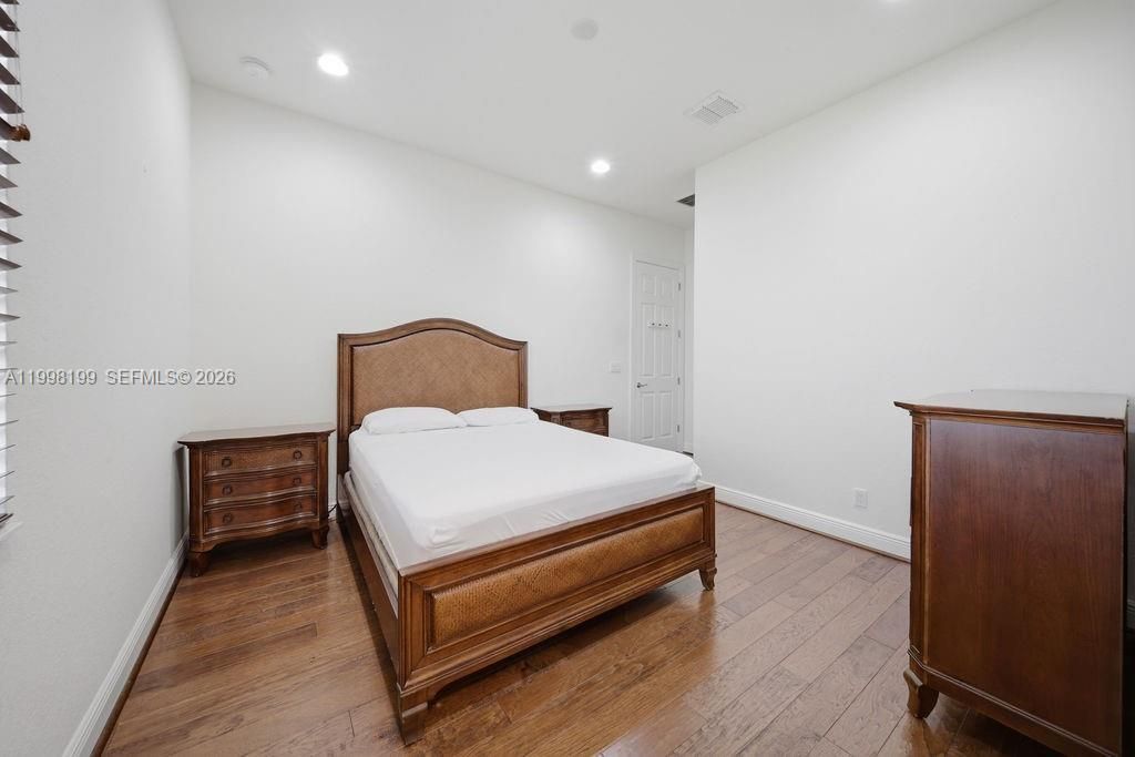 For Sale: $1,240,000 (4 beds, 3 baths, 3024 Square Feet)