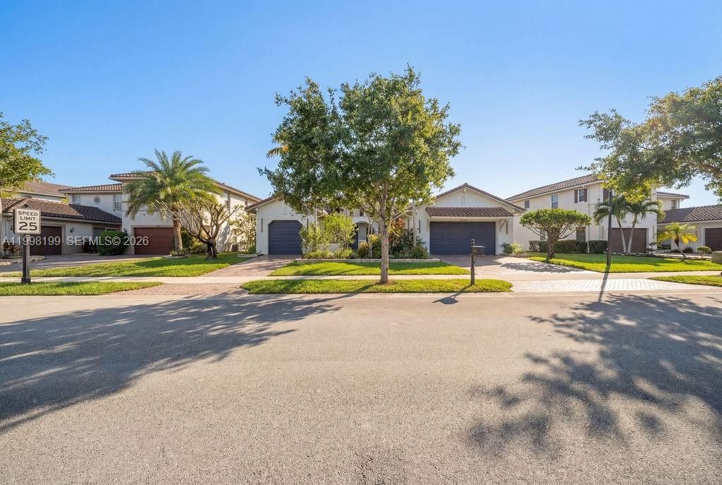 For Sale: $1,240,000 (4 beds, 3 baths, 3024 Square Feet)