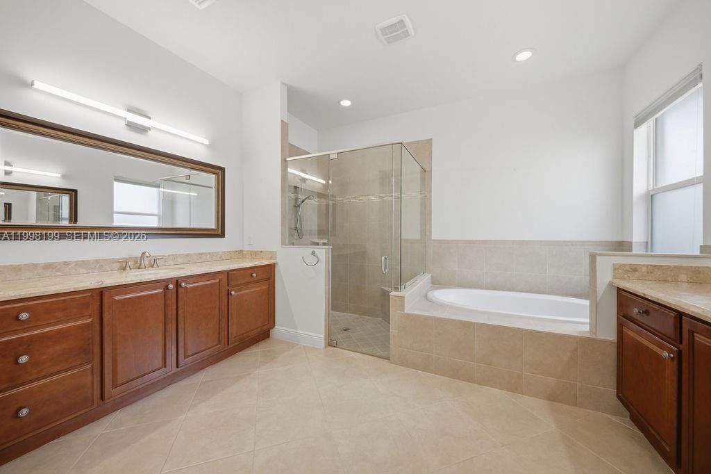 For Sale: $1,240,000 (4 beds, 3 baths, 3024 Square Feet)
