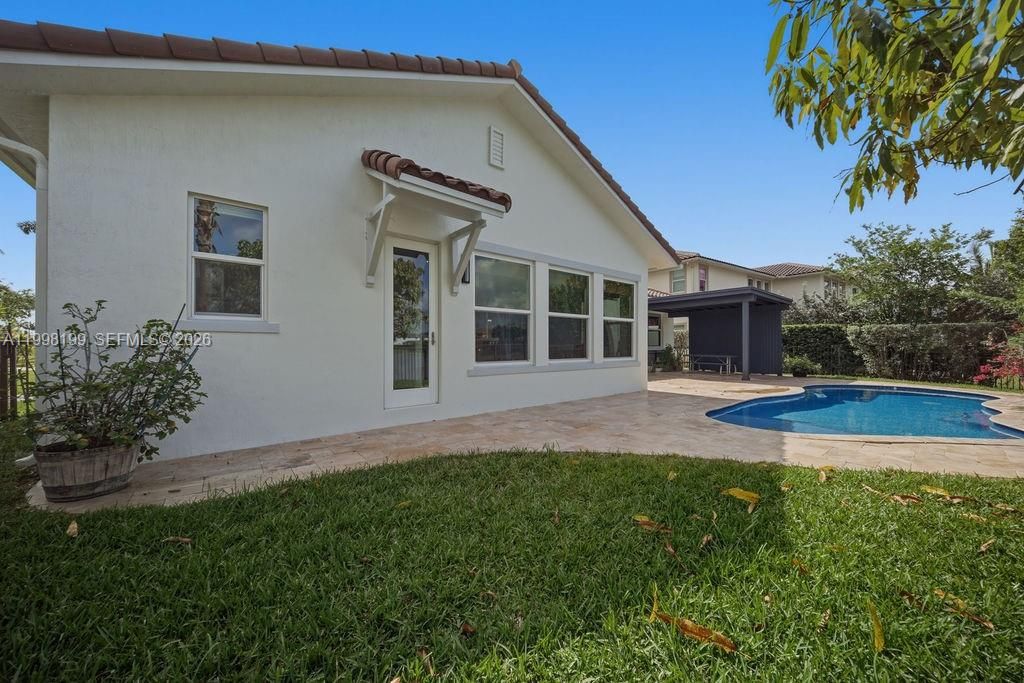 For Sale: $1,240,000 (4 beds, 3 baths, 3024 Square Feet)