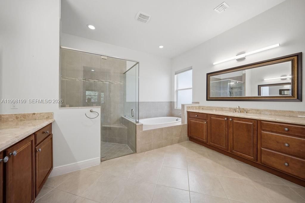 For Sale: $1,240,000 (4 beds, 3 baths, 3024 Square Feet)