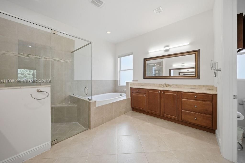 For Sale: $1,240,000 (4 beds, 3 baths, 3024 Square Feet)