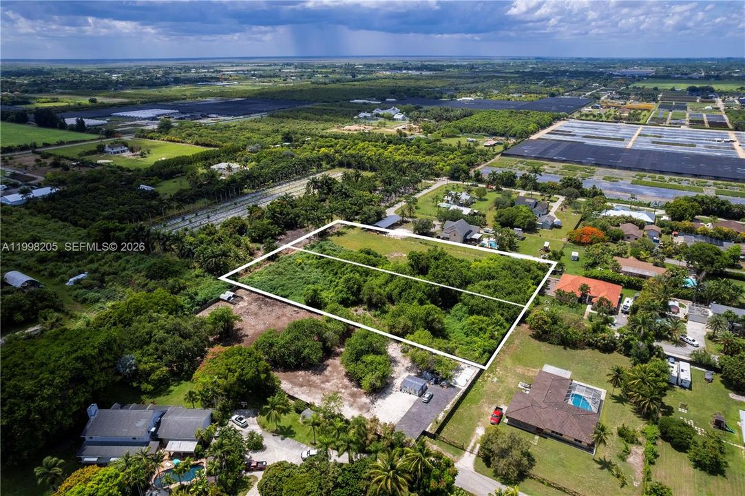 待售: $350,000 (1.00 acres)