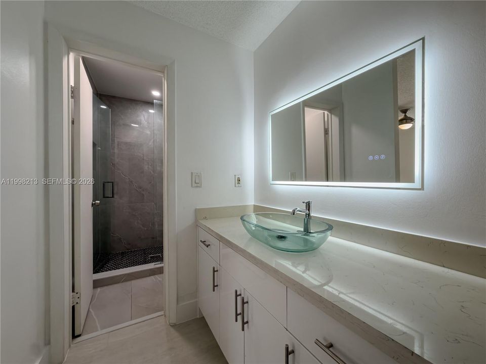 For Sale: $289,000 (3 beds, 2 baths, 1115 Square Feet)