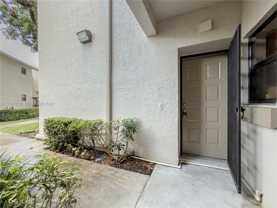 For Sale: $289,000 (3 beds, 2 baths, 1115 Square Feet)