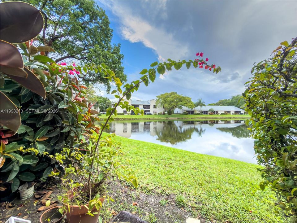 For Sale: $289,000 (3 beds, 2 baths, 1115 Square Feet)