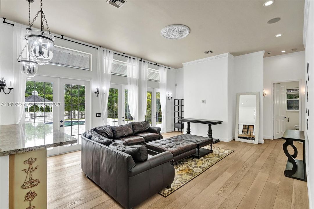 En Venta: $1,590,000 (3 camas, 2 baños, 2630 Pies cuadrados)