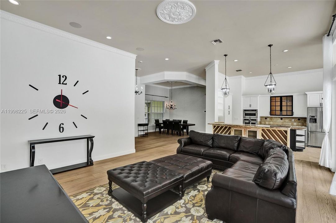 En Venta: $1,590,000 (3 camas, 2 baños, 2630 Pies cuadrados)