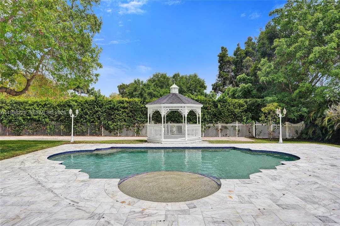 En Venta: $1,590,000 (3 camas, 2 baños, 2630 Pies cuadrados)