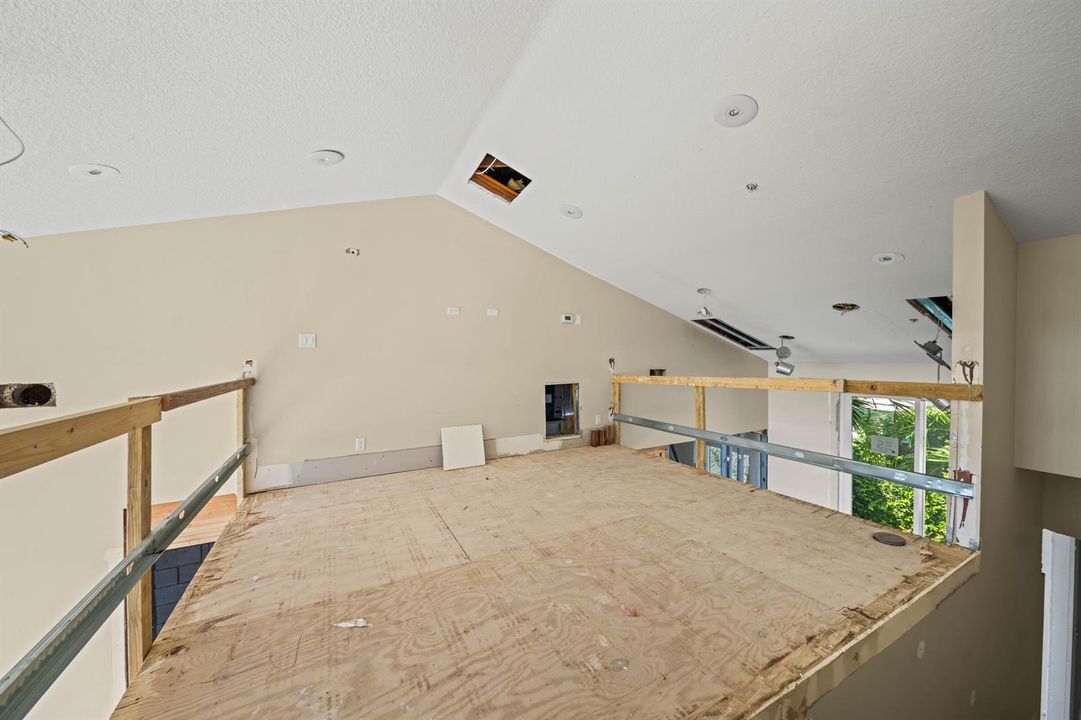 PRIMARY BEDROOM LOFT