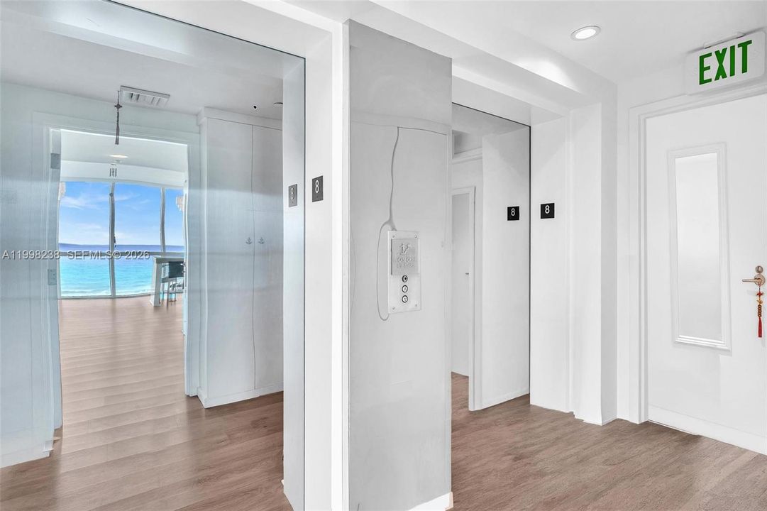 Private elevator foyer