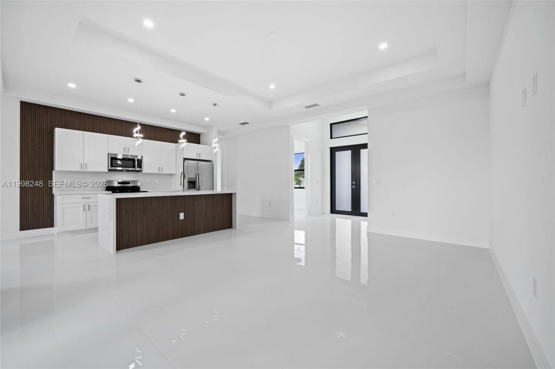 Activo con contrato: $324,900 (4 camas, 2 baños, 1500 Pies cuadrados)