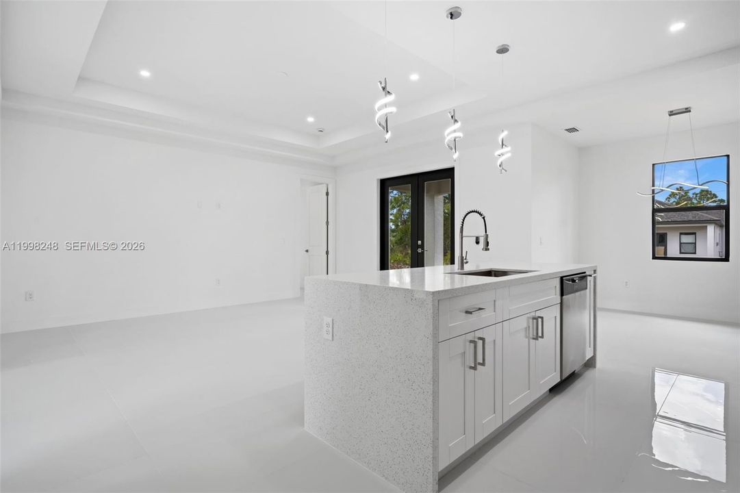 Activo con contrato: $324,900 (4 camas, 2 baños, 1500 Pies cuadrados)