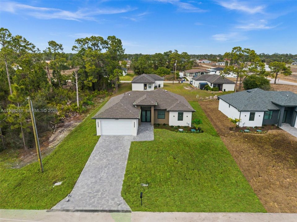 Activo con contrato: $324,900 (4 camas, 2 baños, 1500 Pies cuadrados)