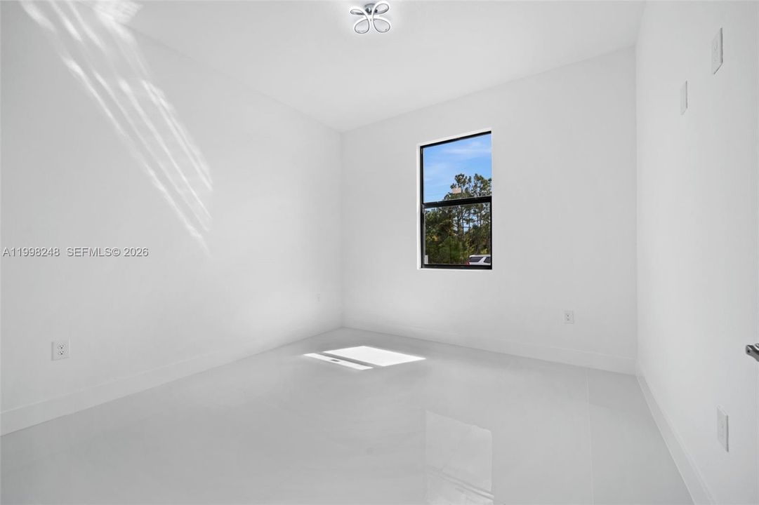 Activo con contrato: $324,900 (4 camas, 2 baños, 1500 Pies cuadrados)
