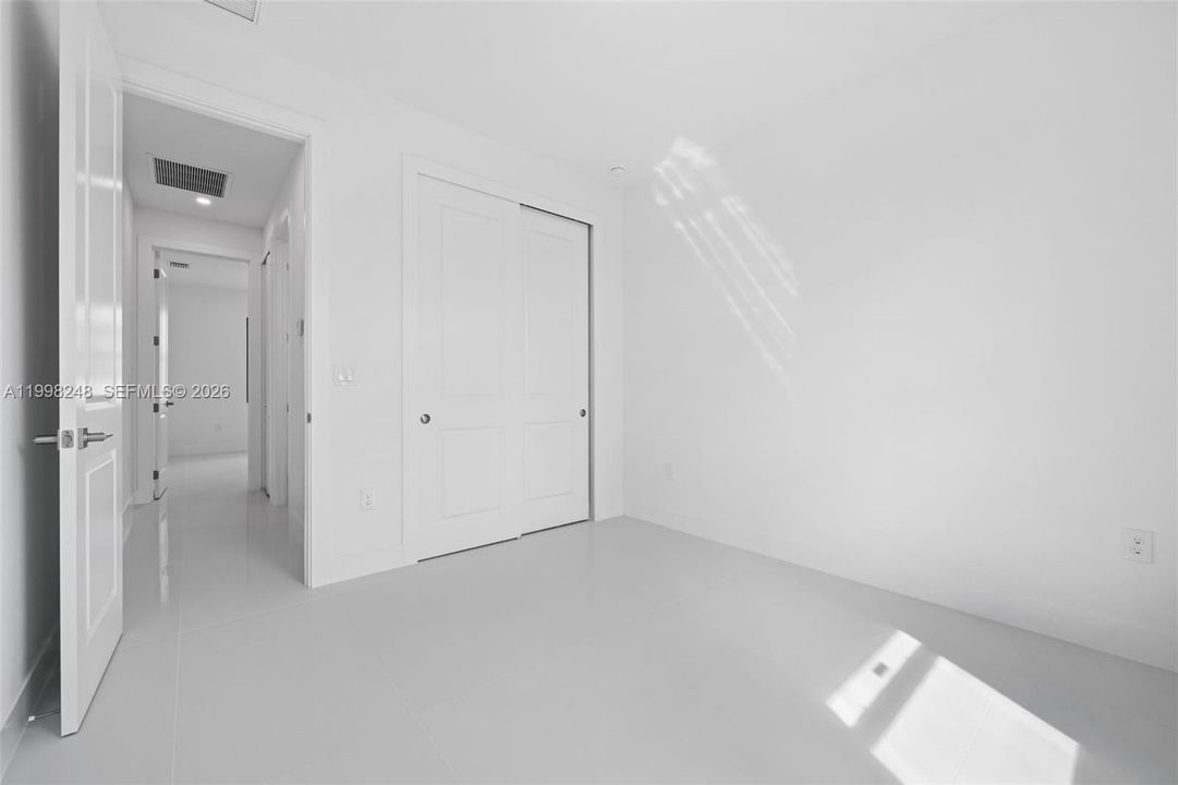 Activo con contrato: $324,900 (4 camas, 2 baños, 1500 Pies cuadrados)