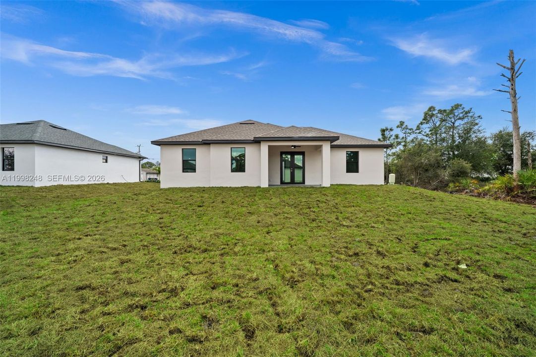 Activo con contrato: $324,900 (4 camas, 2 baños, 1500 Pies cuadrados)