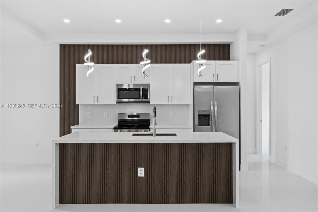 Activo con contrato: $324,900 (4 camas, 2 baños, 1500 Pies cuadrados)