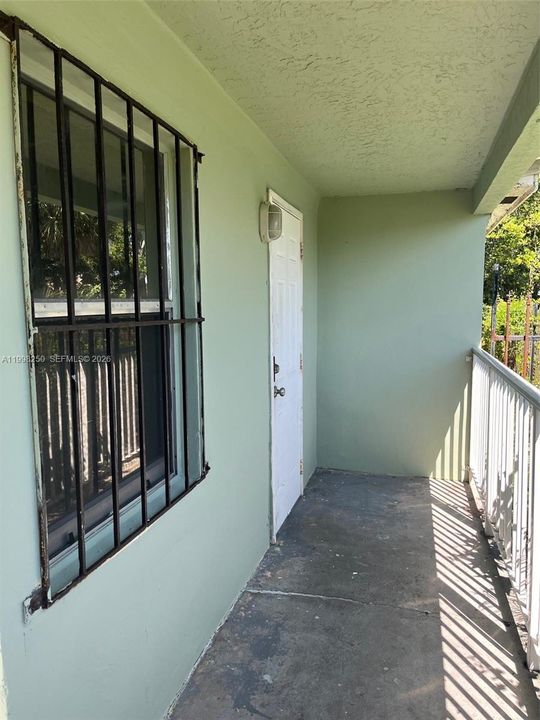 Activo con contrato: $2,700 (4 camas, 2 baños, 1533 Pies cuadrados)